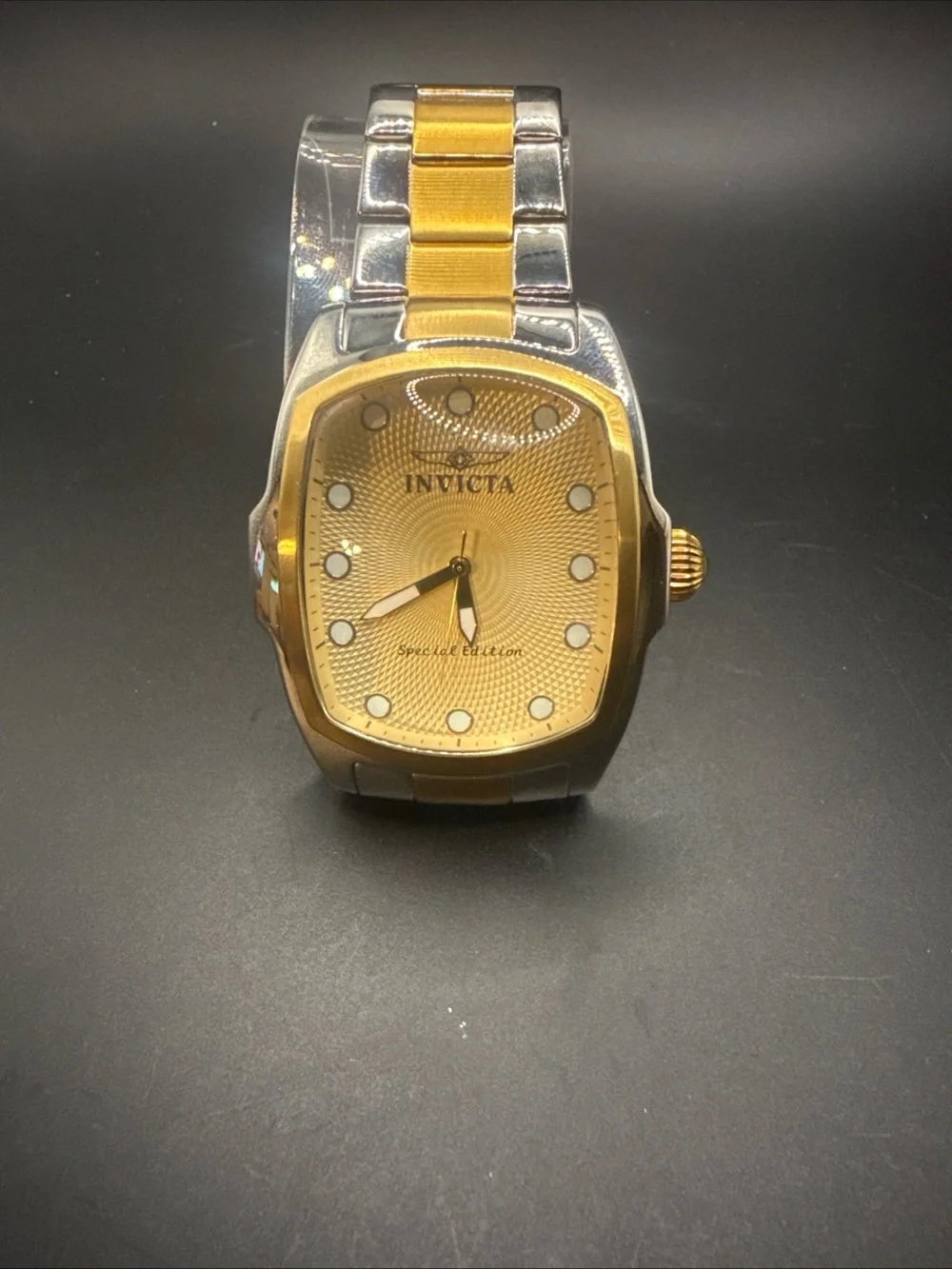 The Invicta Lupah Model 15853 watch NEW BATTERY !!